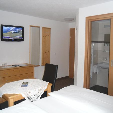 Bed and Breakfast Gruenwaldhof Тукс Экстерьер фото