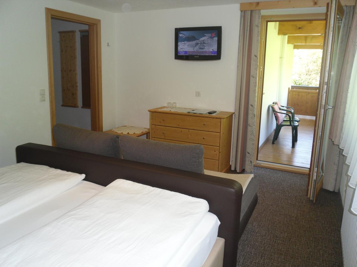 Bed and Breakfast Gruenwaldhof Тукс Экстерьер фото