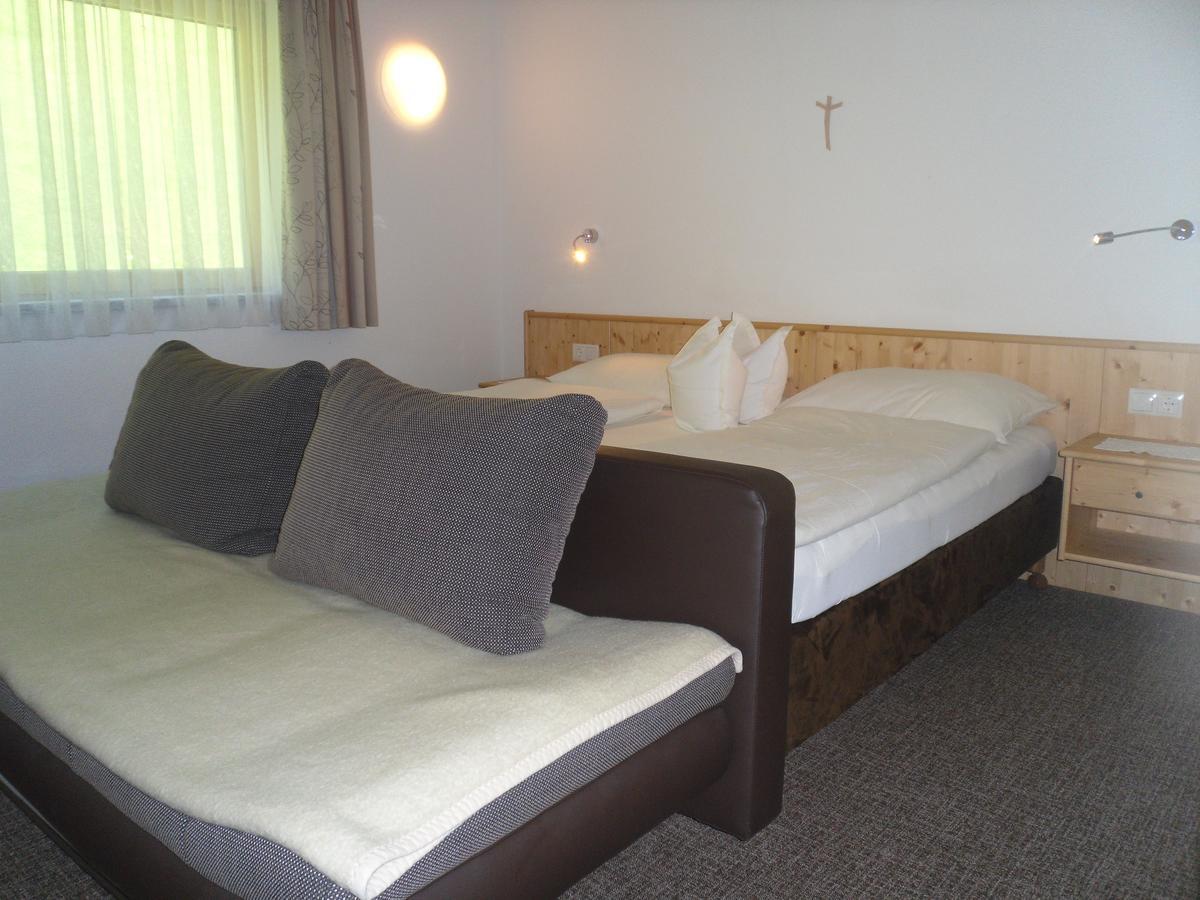 Bed and Breakfast Gruenwaldhof Тукс Экстерьер фото